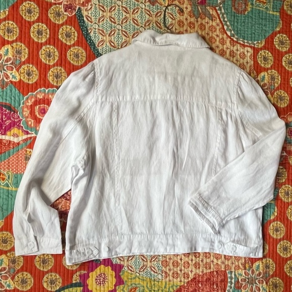 Lulu-B Beach Time 100% Linen White Button-Down Light Jacket - Picture 4 of 7